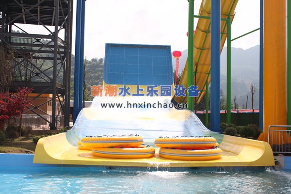 水上滑梯設(shè)備 水上滑梯設(shè)備